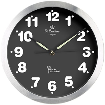 St. Leonhard Beleuchtete Uhr: Funk-Wanduhr mit weißer LED-Zifferbeleuchtung und Quarz-Uhrwerk (Funkwanduhren) - 3
