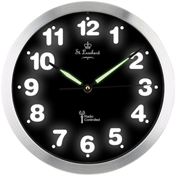 St. Leonhard Beleuchtete Uhr: Funk-Wanduhr mit weißer LED-Zifferbeleuchtung und Quarz-Uhrwerk (Funkwanduhren) - 5